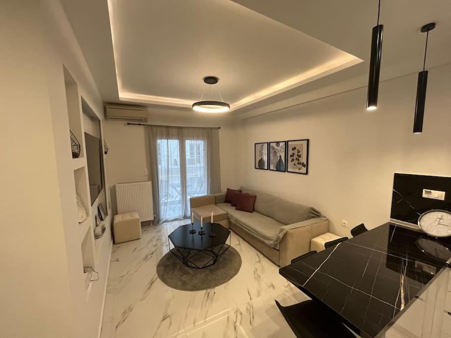 Luxurious Apartment In The Heart Of Thessaloniki Exterior photo