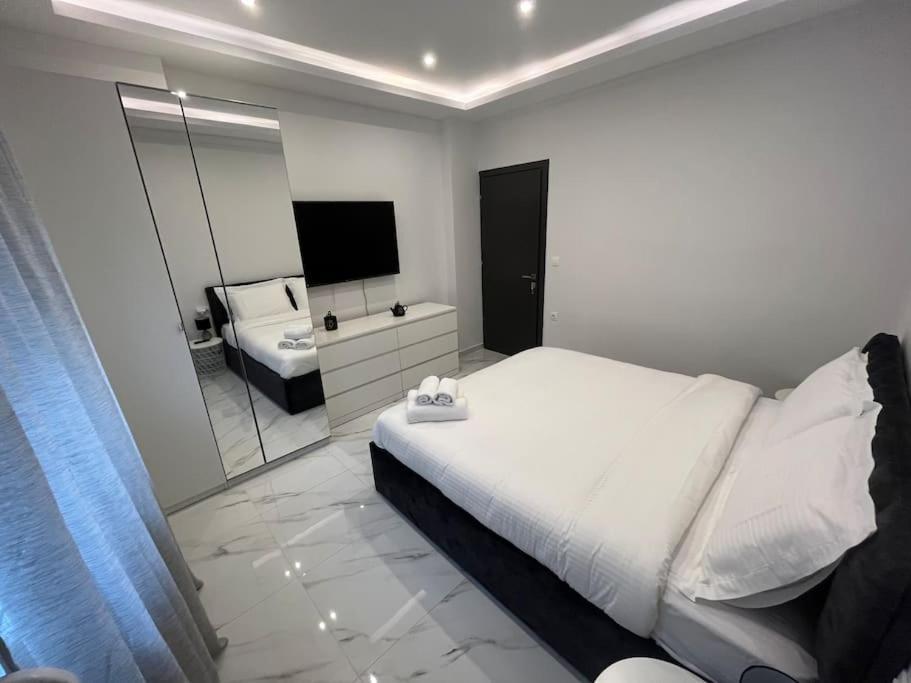 Luxurious Apartment In The Heart Of Thessaloniki Exterior photo